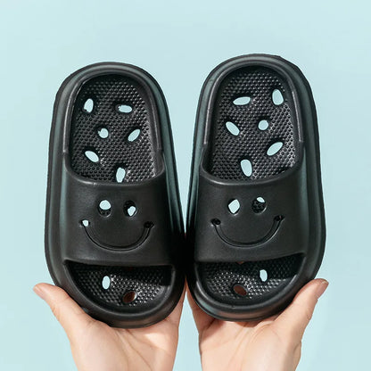Children Slippers Boys EVA Smiling Face Bathroom Slippers Summer 2-14 Years Old Girl anti Slip Hollow Leaking Junior Footwear