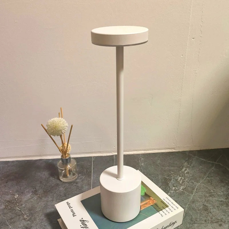 LED Table Lamp Hotel Wireless Rechargeable Desk Lamp Touch Switch Table Lamp Metal Retrolight for Bedroom Living Room Restaurant