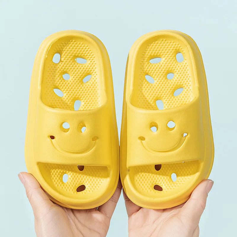 Children Slippers Boys EVA Smiling Face Bathroom Slippers Summer 2-14 Years Old Girl anti Slip Hollow Leaking Junior Footwear