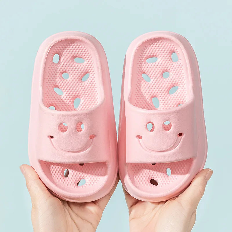 Children Slippers Boys EVA Smiling Face Bathroom Slippers Summer 2-14 Years Old Girl anti Slip Hollow Leaking Junior Footwear