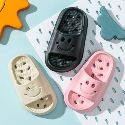 Children Slippers Boys EVA Smiling Face Bathroom Slippers Summer 2-14 Years Old Girl anti Slip Hollow Leaking Junior Footwear