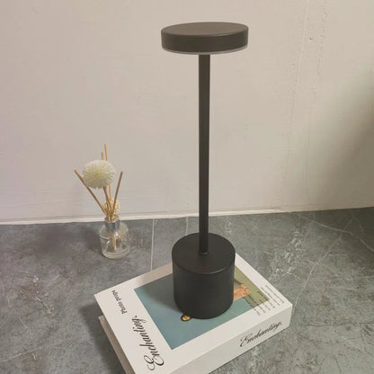 LED Table Lamp Hotel Wireless Rechargeable Desk Lamp Touch Switch Table Lamp Metal Retrolight for Bedroom Living Room Restaurant