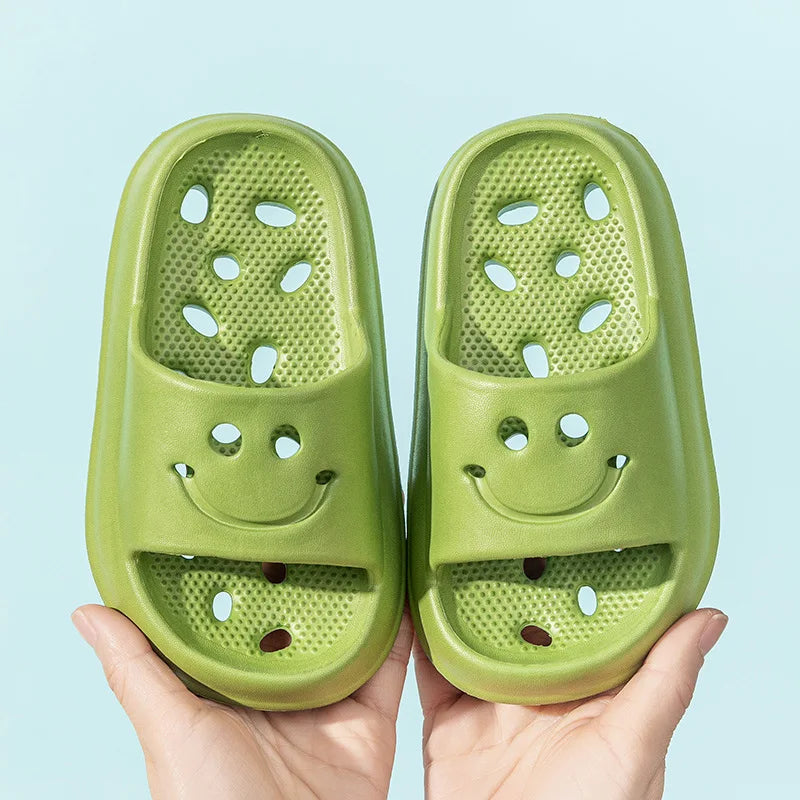 Children Slippers Boys EVA Smiling Face Bathroom Slippers Summer 2-14 Years Old Girl anti Slip Hollow Leaking Junior Footwear